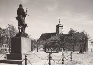 Denkmal des Stadtgründers Heinrichs des Frommen