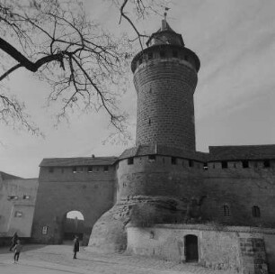 Nürnberg. Nürnberger Burg, Kaiserburg mit Sinwellturm