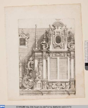 Zweigetheiltes Fenster mit Aufsatz