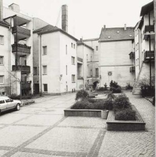 Hof mit Marktweiberbrunnen