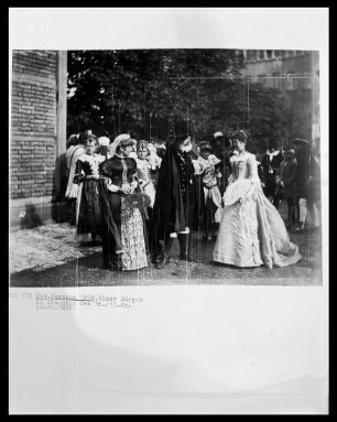 Ulm, Festumzug 1898, Ulmer Bürger in Trachten des 16./17. Jh.