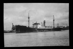 Menes (1926), Hapag.- Hamburg-Amerikanische Packetfahrt-Actien-Gesellschaft, Hamburg