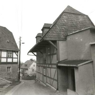 Grünhainichen, Hohe Straße 15 a. Werkstatt der sog. Schalingschen Häuser (um 1830). Straßenansicht