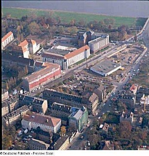 Dresden-Neustadt. Blick über Glacisstraße, Tieckstraße und Melanchthonstraße, Hoyerswerdaer Straße, Carusufer und Elbe
