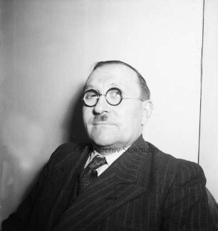 Bomann, Gustav: geboren 1895: seit 1945 Stadtverordneter in Bad Oldesloe, seit 1948 Kreistagsabgeordneter