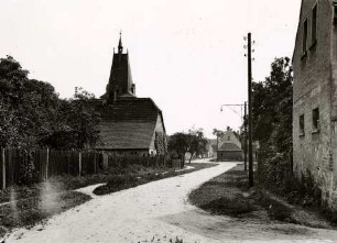 Dorfstraße in Zeschwitz, Blickrichtung Osten