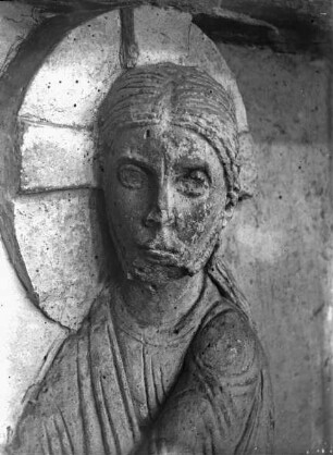 Gernrode, ehem. Stiftskirche St. Cyriakus, Hl. Grab, Nordwand der Grabkammer, Christus aus der Noli-me-tangere-Szene, Detail; seitenverkehrt