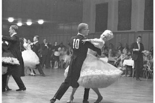 Jubiläums-Tanzturnier des Schwarz-Weiß-Clubs Karlsruhe in der Stadthalle.