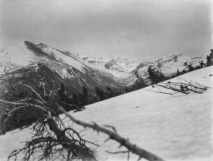 Gebirgslandschaft : Blick über eine Gebirgslandschaft.