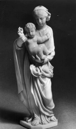 Madonna : Madonna. Elfenbein. Seligenstadt (Kreis Offenbach), Landschaftsmuseum