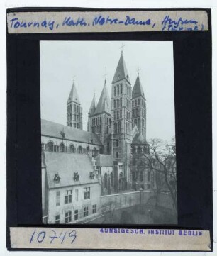 Tournai, Kathedrale Notre-Dame : Außenansicht