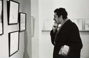 Besucher in der Saul Steinberg-Ausstellung, Betty Parson Gallery