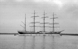 Travemünde: Segelschulschiff Passat, im Hafen