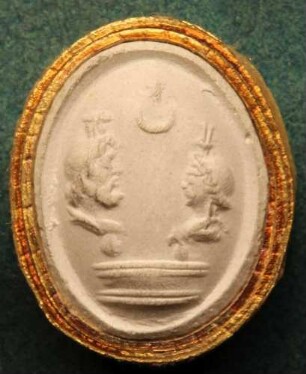 Die gegeneinander gekehrten Köpfe des Serapis und der Isis (Daktyliothek, Supplement)