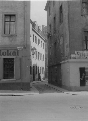 Im Grunde : Dresden-Neustadt, Blick von der Großen Meißner Straße in die Straße "Im Grunde" nach Südwesten zur Kleinen Meißner Gasse. Nach Zerstörung 1945 nachfolgend überbaut