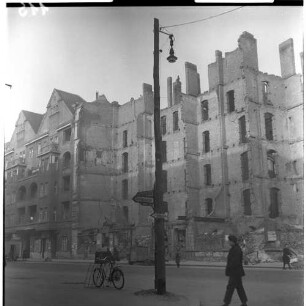 Negativ: Ruine, Gleditschstraße 72, 1950