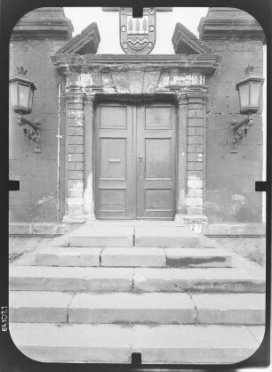 Saalfeld. Schloss (1677-1726). Portal am Mittelrisalit