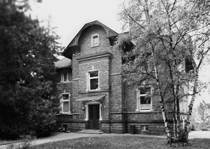 Sachgesamtheit Justizvollzugsanstalt Butzbach mit Beamtensiedlung; Butzbach, Kleeberger Straße 21, Kleeberger Straße 23