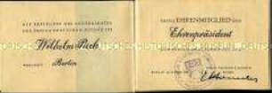 Ehrenmitgliedsbuch der FDJ Nr. 1 für Wilhelm Pieck, handsigniert von Erich Honecker