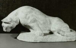 Neugierige und ängstliche Katze : Neugierige und ängstliche Katze. Kunststein (1942; E. Richter). 3. Deutsche Kunstausstellung Dresden, Albertinum, 1953.03-1953.05