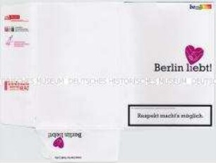 Pressemappe mit den Plakaten der Kampagne "Berlin liebt!" im Rahmen der Initiative "Berlin tritt ein für Selbstbestimmung und Akzeptanz sexueller Vielfalt!"