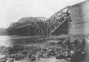 Zerstörte Eisenbahnbrücke Koblenz/Mosel
