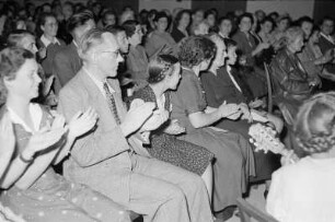 Volksmusikschule Friedrichshain: Franz Schubert Abend : Auftritte von Sängerinnen, Musikgruppen und Chören anlässlich des 125. Todesjahres von Franz Schubert