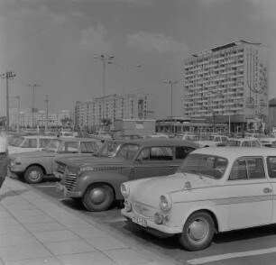 Dresden. Blick entlang der Leningrader Straße, Nord-Süd-Magistrale