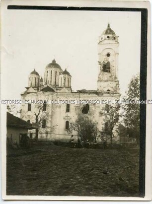 Durch Einschüsse beschädigte Kirche