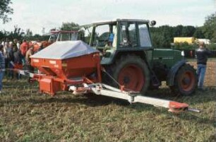 Fotografie: Düngung, Düngerstreuer, Pneumatische Verteilung