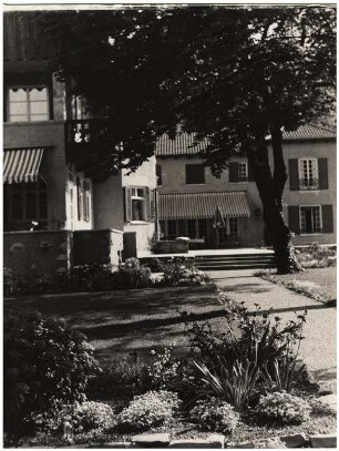 Garten Thieme, Garmisch-Partenkirchen: Haus und Treppe