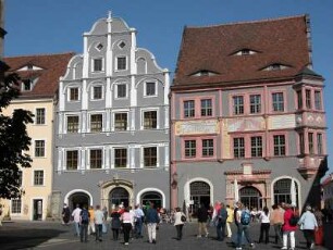 Häuser am Untermarkt, Touristen