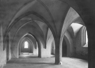 Altenburg (Lahn), Kloster, Westpartie im Langschiff unter der Empore