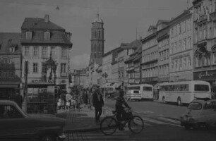 Göttingen: Markt mit Gänseliesel-Brunnen