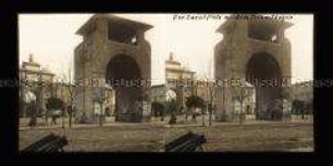Piazza Cavour mit Porta San Gallo und Triumphbogen im Hintergrund, Florenz