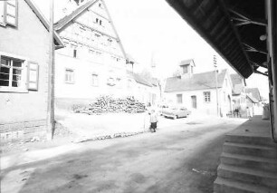Bahlingen: Marktplatz mit Rathaus