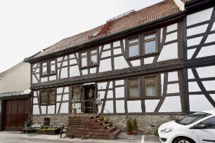 Ehem. kath. Pfarrhaus (Wohnhaus); Kronberg, Doppesstraße 9
