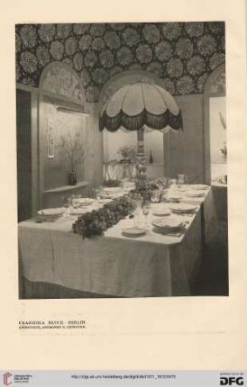 Gedeckte Tische: Aus der Ausstellung im Hohenzollern-Kunstgewerbe-Haus, Berlin Januar und Februar 1912