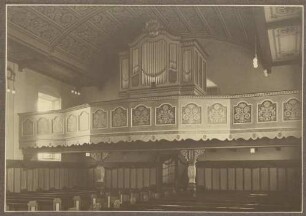 Empore mit Orgel der Kaiser-Friedrich-Gedächtniskirche in Altheide