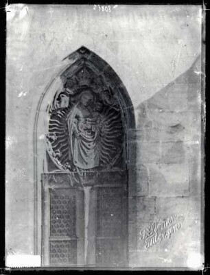 Stiftskirche; drei gotische Fenster, Heiliger Georg, Heiliger Martin, Madonna