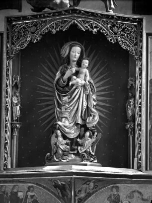 Innenseite, Mittelteil: Madonna