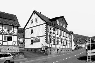 Ehem. Mahl- und Sägemühle (Mühlengebäude); Helsa, Giesenberg 2