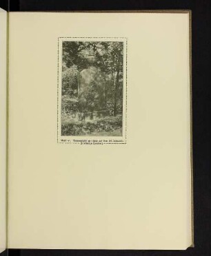 Namenplatte mit Urne auf dem St. Johannis-Friedhof zu Hamburg