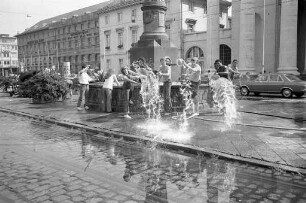 Brunnen-Putzete am Brunnen auf dem Marktplatz (Großherzog-Ludwig-Denkmal)