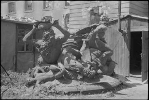 Stürmische Wogen : Reste des Brunnens "Stürmische Wogen" (1893-1894; R. Diez). Dresden