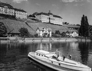 Meersburg. Stadtteilansicht vom Fährhafen