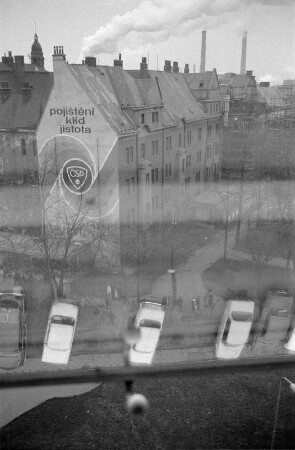 Ostrava : In Ostrava, Blick aus dem Hotel Imperial mit diversen Autos: Tatra 603, …, Saab 99