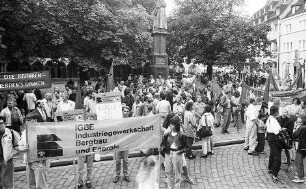 Freiburg im Breisgau: DGB-Kundgebung auf dem Rathausplatz