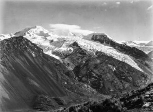 Der Berg Ancohuma : Blick auf den zum Teil vergletscherten Ancohuma.