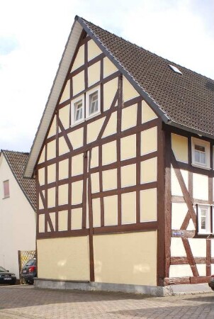 Wohnhaus (Längsdeelenhaus, Fachwerk); Battenberg, Ringstraße 2